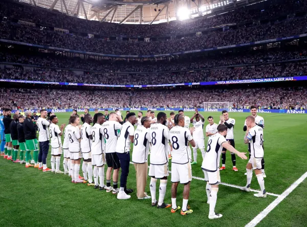 img of El Bernabéu se despide de Kroos