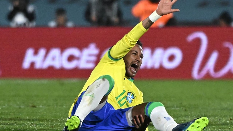 img of Preocupante lesión de rodilla de Neymar 