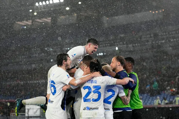 img of El Inter gana en Roma y es líder absoluto