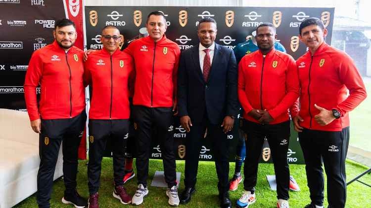 img of Antonio Valencia se estrenó como DT