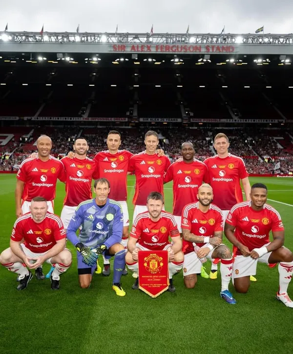 img of Valencia y Rooney juntos nuevamente en Old Trafford